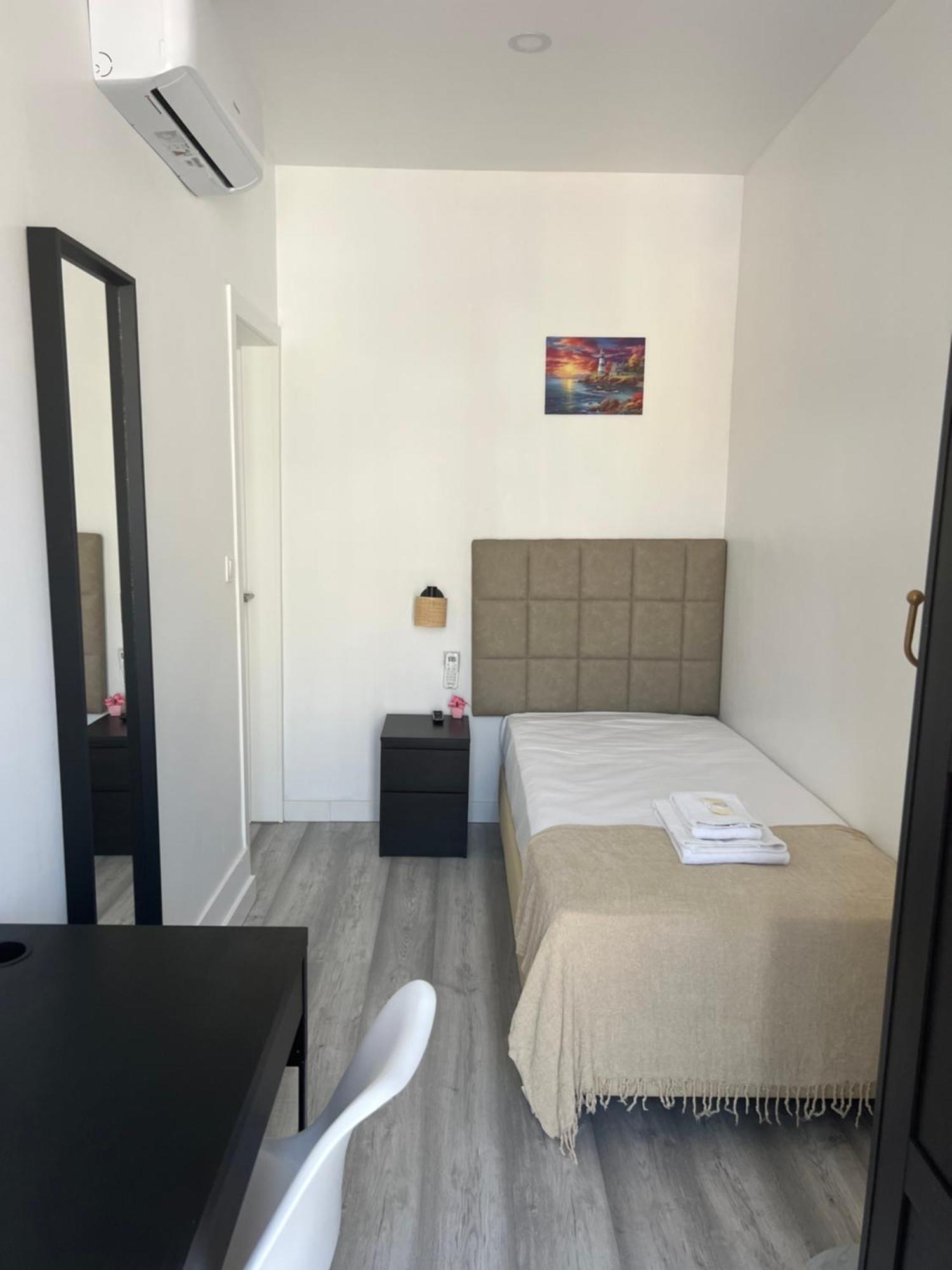 Sao Lazaro Bhuiyan Family Host Hotel Lisboa Ngoại thất bức ảnh