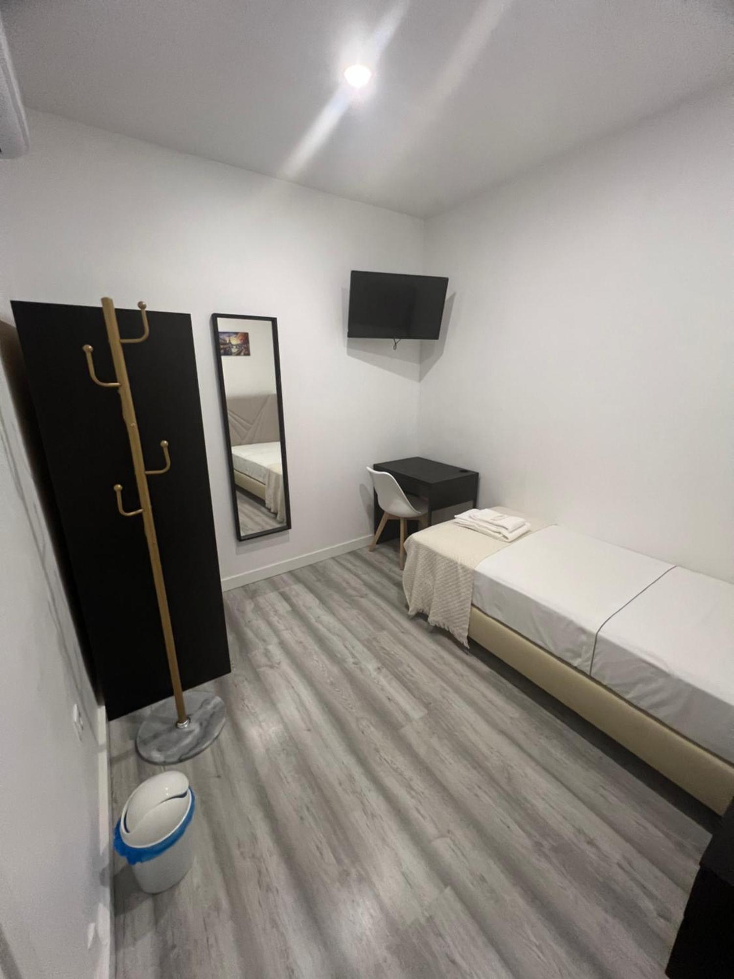 Sao Lazaro Bhuiyan Family Host Hotel Lisboa Ngoại thất bức ảnh