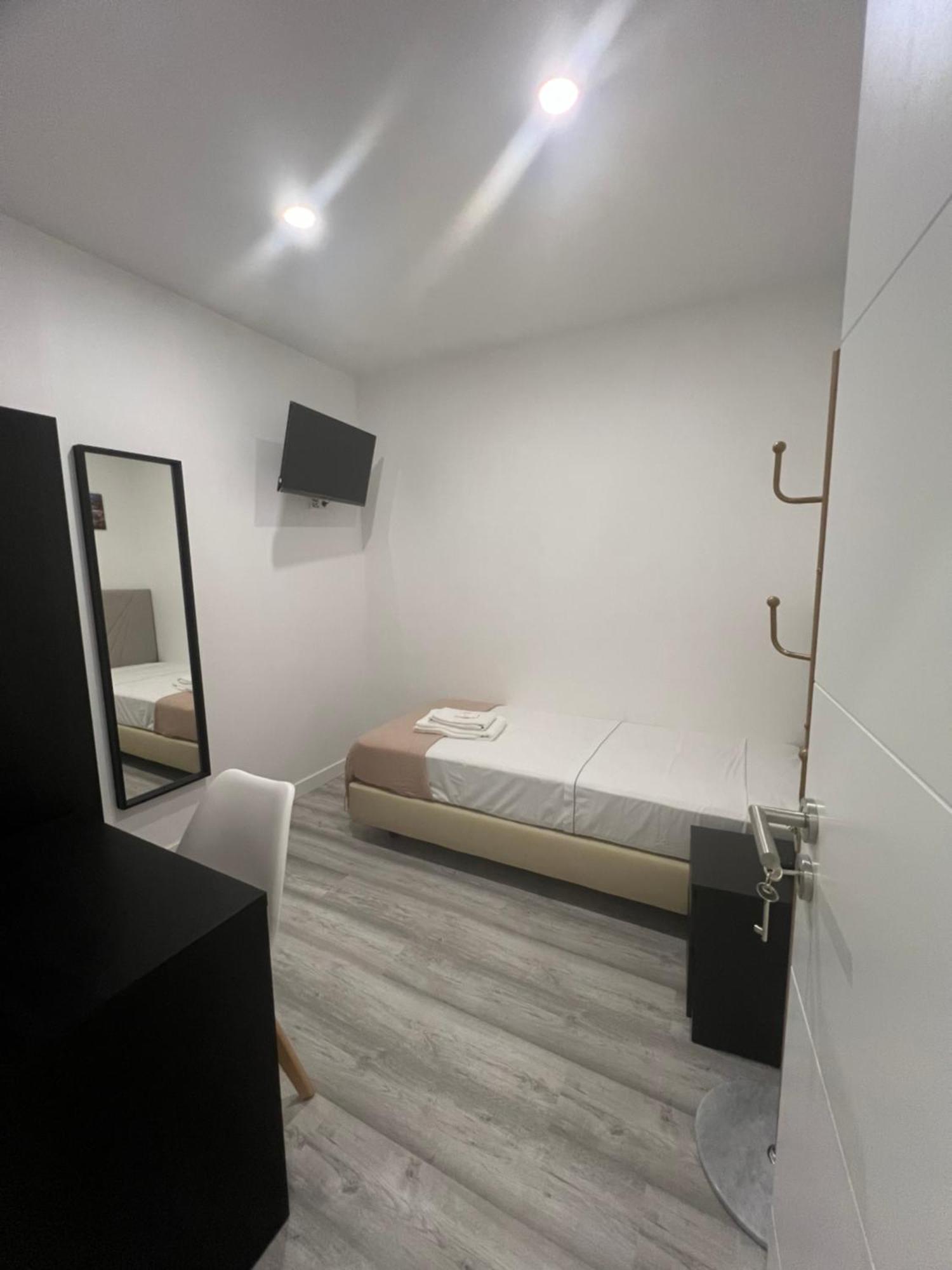 Sao Lazaro Bhuiyan Family Host Hotel Lisboa Ngoại thất bức ảnh
