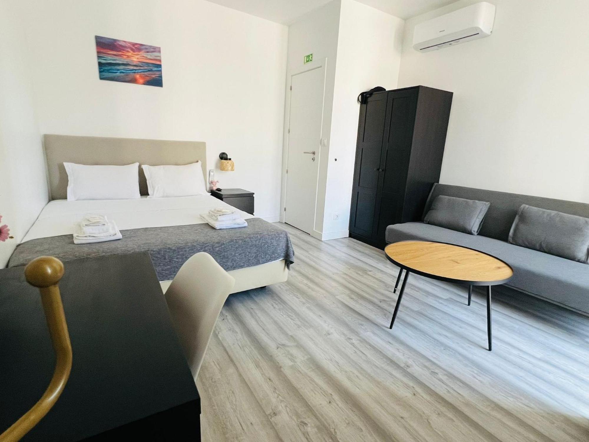Sao Lazaro Bhuiyan Family Host Hotel Lisboa Ngoại thất bức ảnh