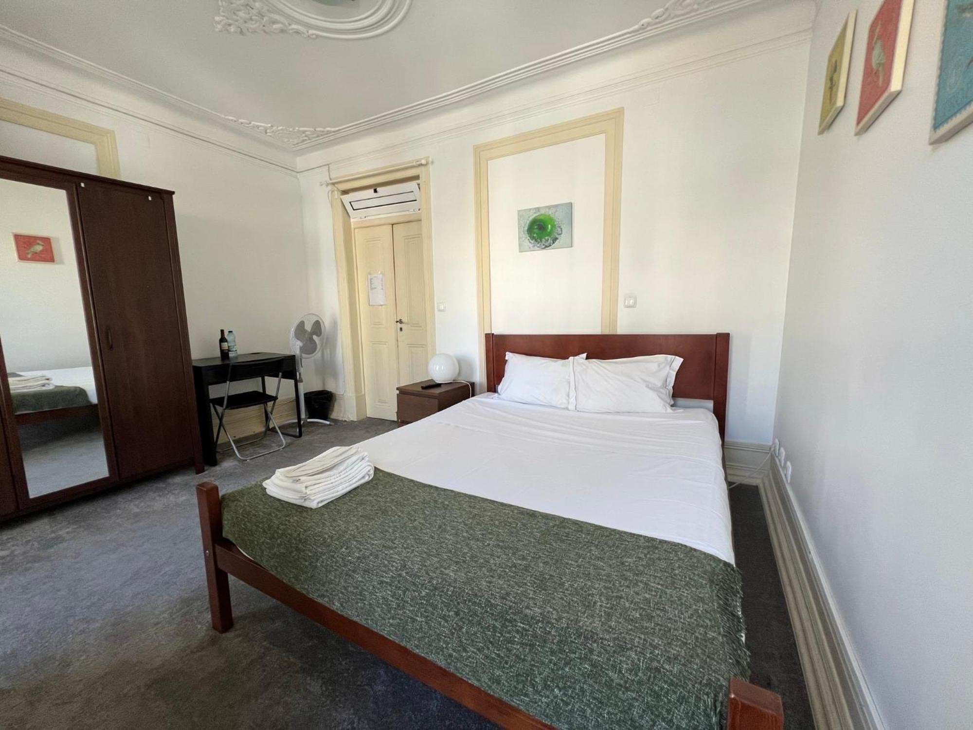 Sao Lazaro Bhuiyan Family Host Hotel Lisboa Ngoại thất bức ảnh