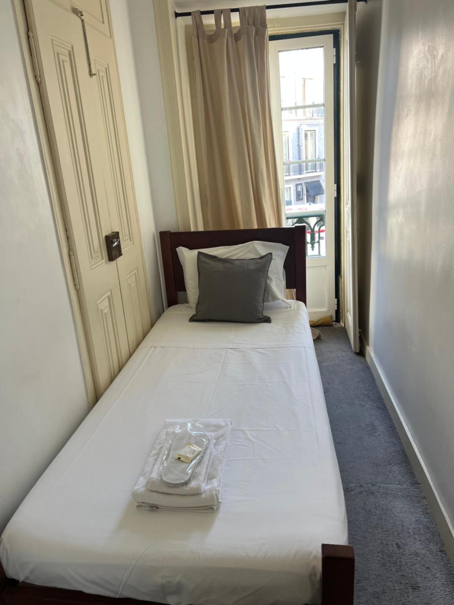 Sao Lazaro Bhuiyan Family Host Hotel Lisboa Ngoại thất bức ảnh