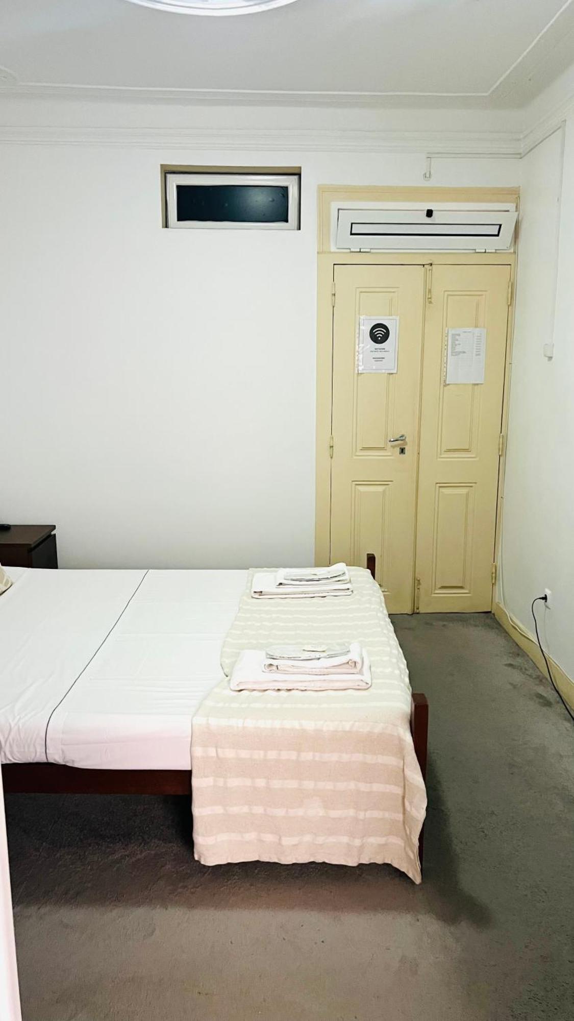Sao Lazaro Bhuiyan Family Host Hotel Lisboa Ngoại thất bức ảnh