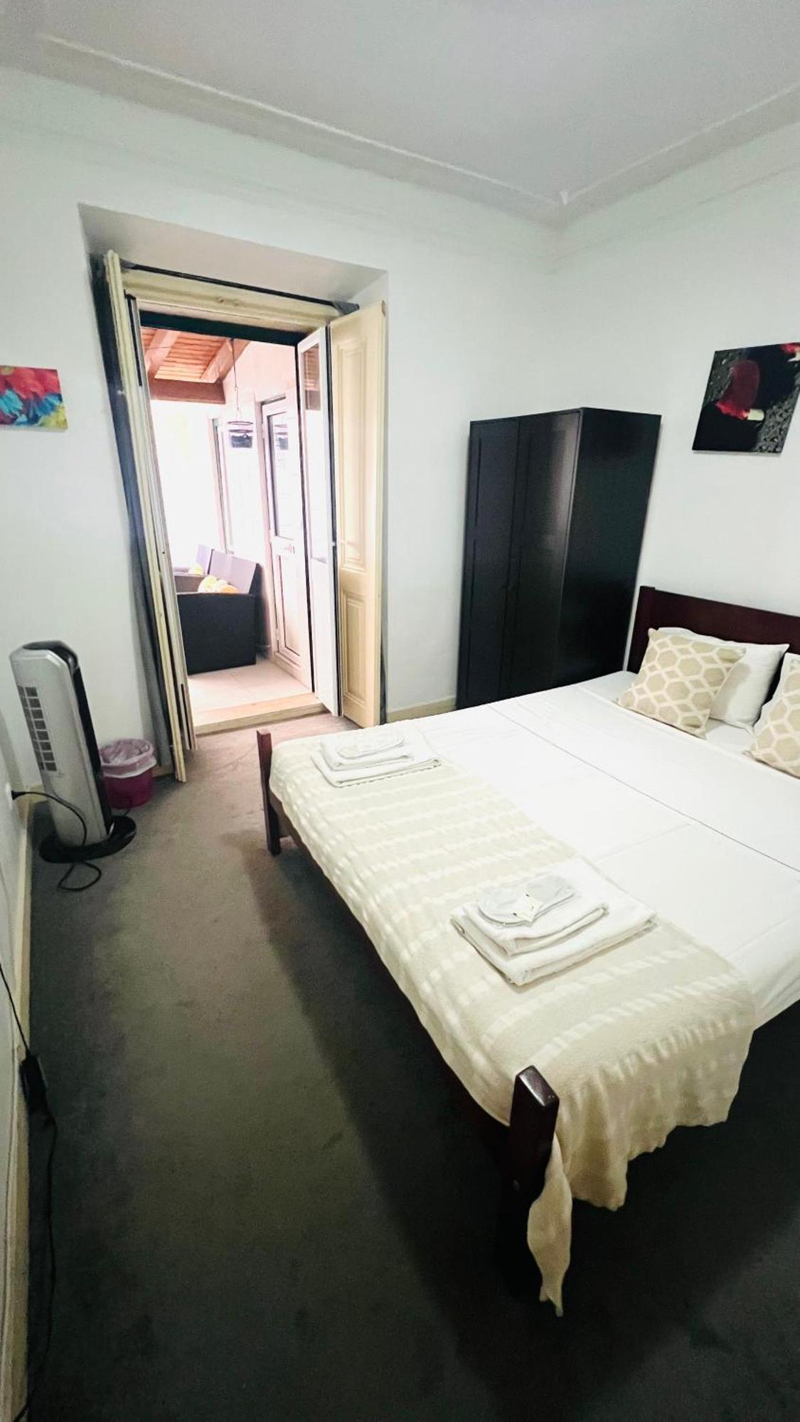 Sao Lazaro Bhuiyan Family Host Hotel Lisboa Ngoại thất bức ảnh
